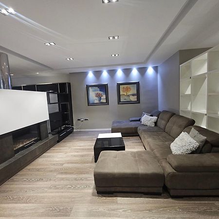 Aura Skanderbeg Square Apartments Tirana Eksteriør billede
