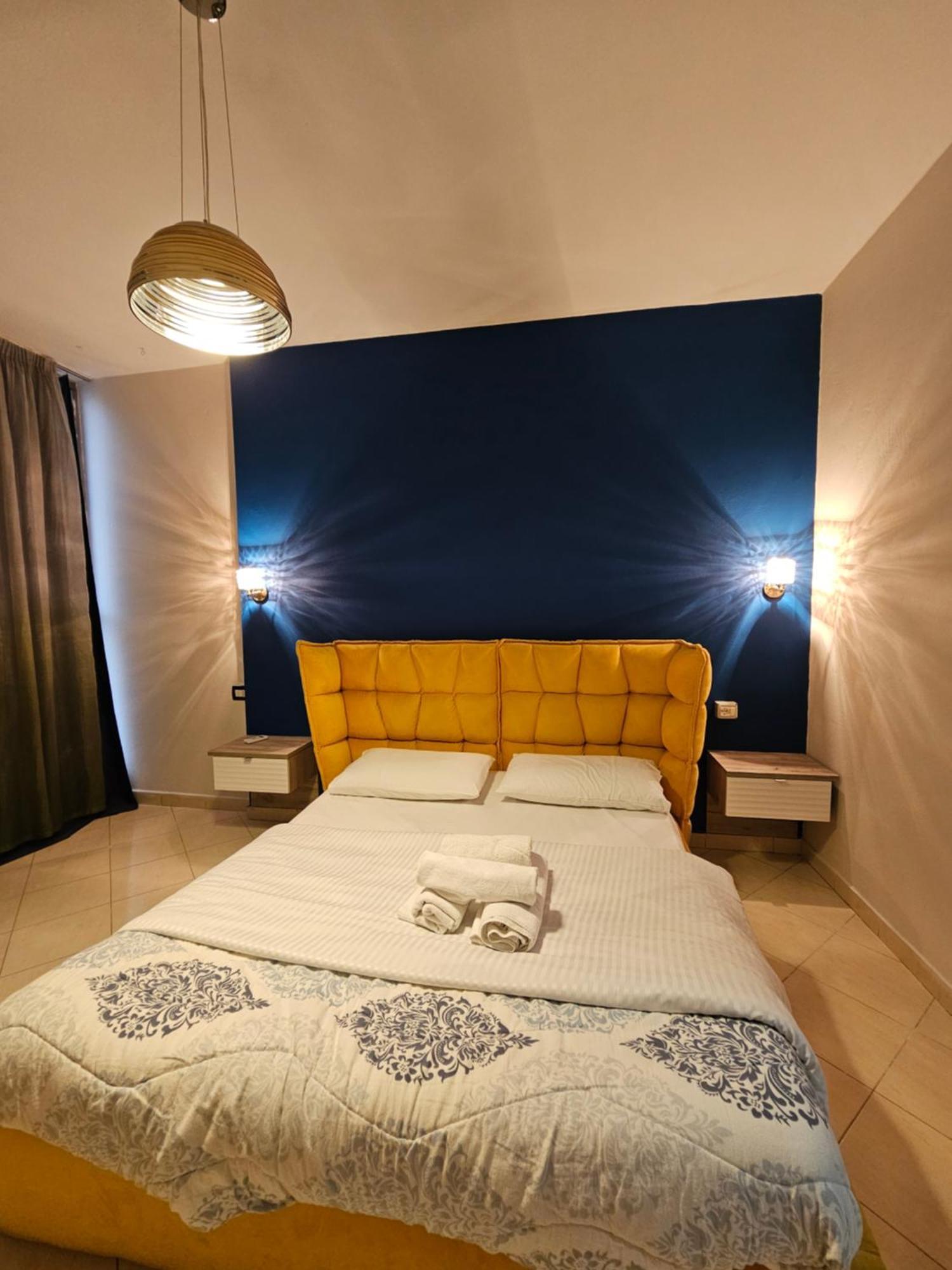 Aura Skanderbeg Square Apartments Tirana Eksteriør billede