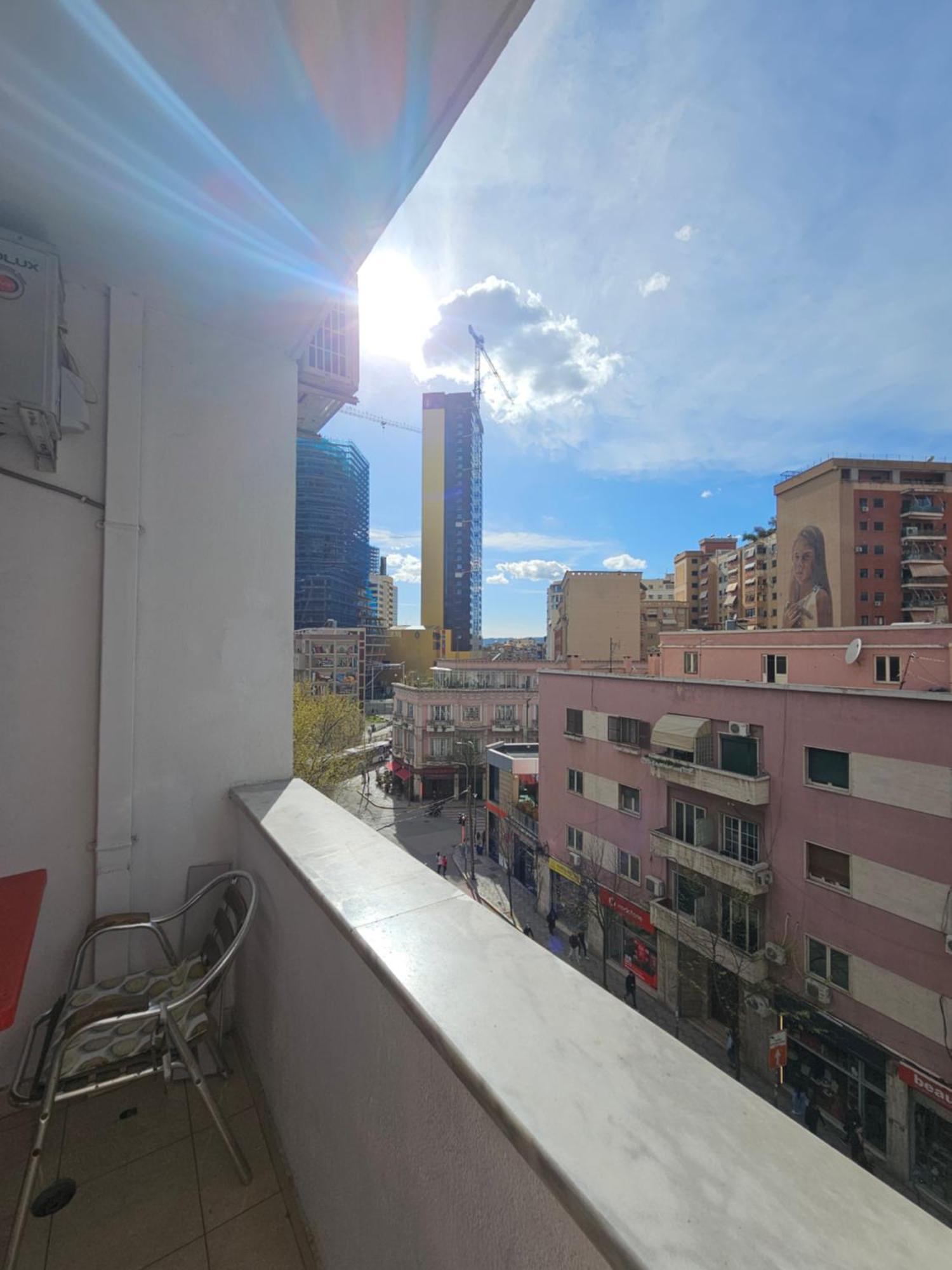 Aura Skanderbeg Square Apartments Tirana Eksteriør billede