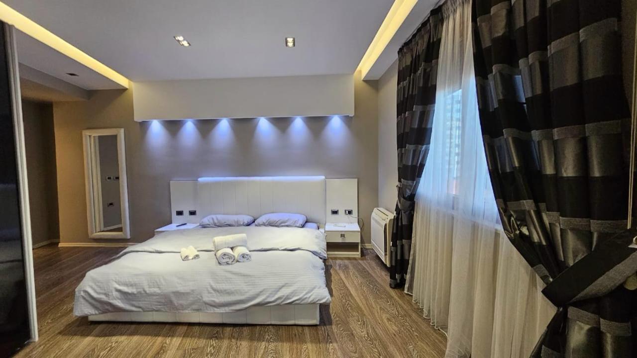 Aura Skanderbeg Square Apartments Tirana Eksteriør billede