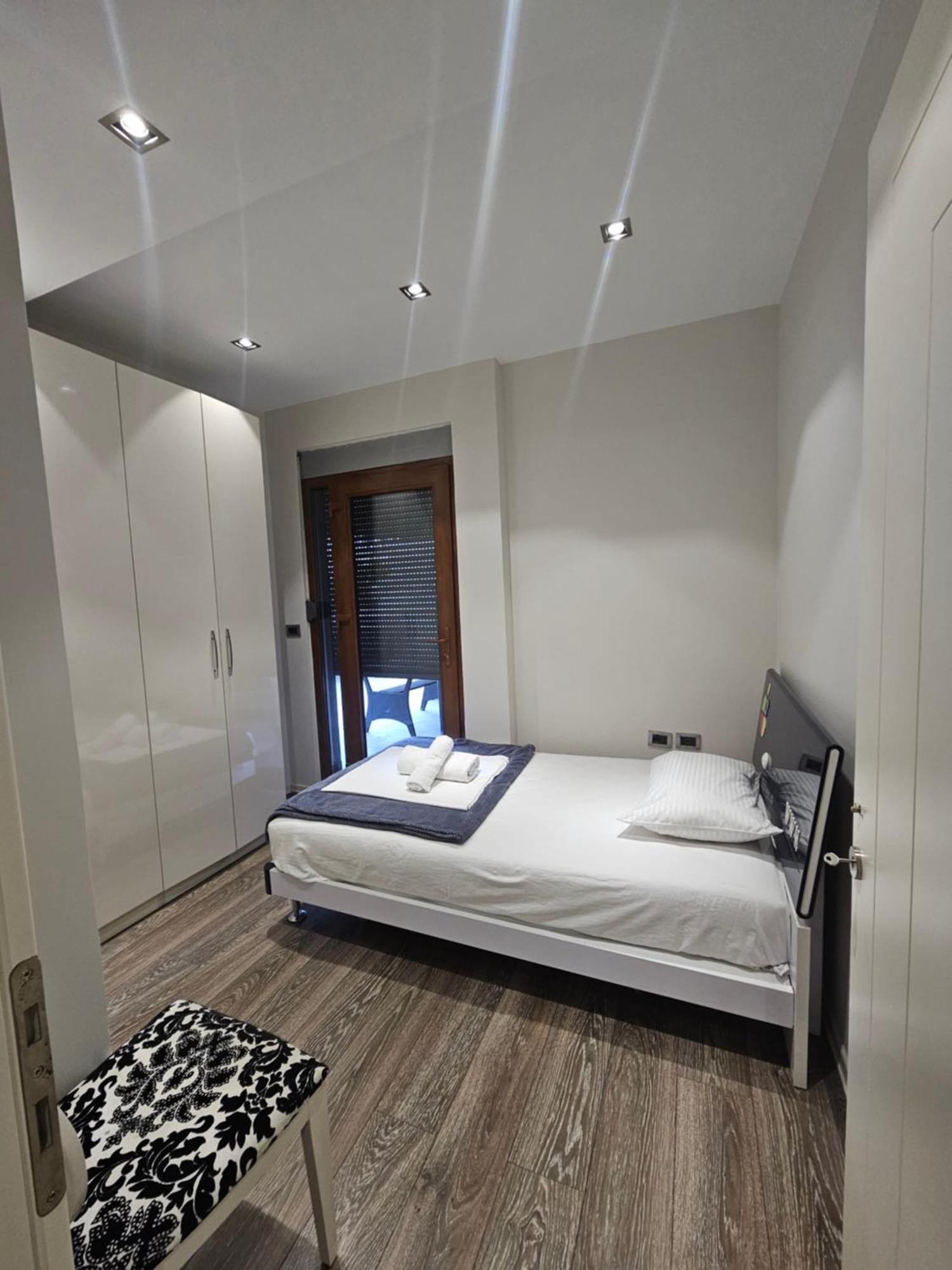 Aura Skanderbeg Square Apartments Tirana Eksteriør billede