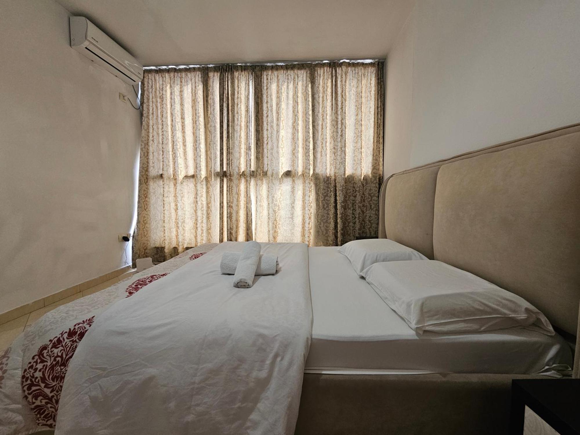 Aura Skanderbeg Square Apartments Tirana Eksteriør billede